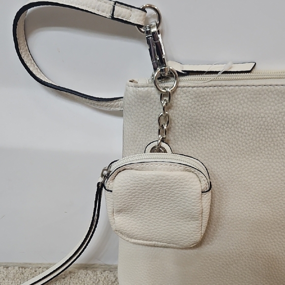 Beauty Bundle and Chic Off White Wristlet Clutch with Mini Pouch and Makeup Set - Picture 4 of 15